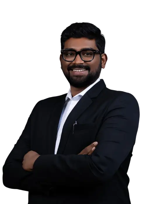 Advocate Nagaraj Ravikumar, one of the best lawyers in Bangalore, smiling with arms crossed, offering expert legal services at Prashastha Legal.